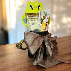 "The Golden Shimmer” Lorna Maseko Mug Gift Set